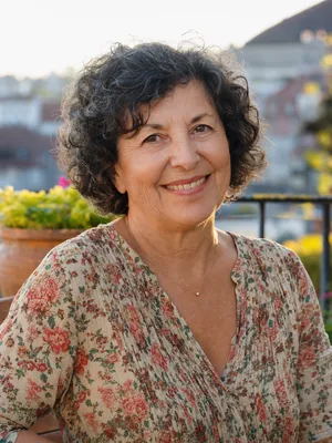 Femme senior souriante